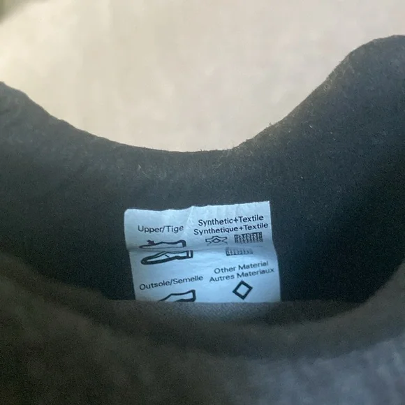 Shimano SH-RT400 Cycling Shoe + SPD Cleats - Picture 4 of 5